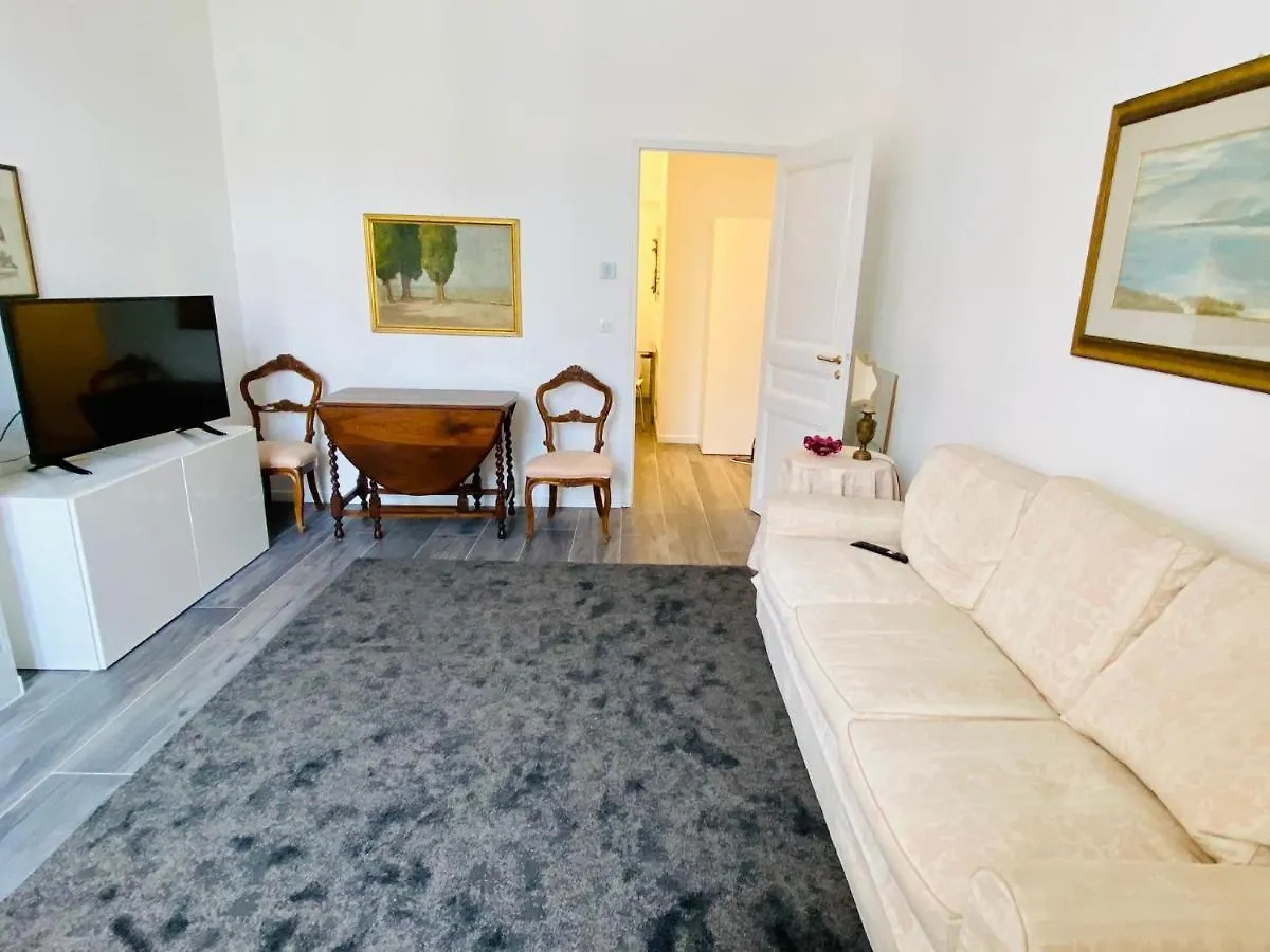 Cozy 2 Bedroom Apartment In The Centre Of Cannes Near The Croisette 0*,