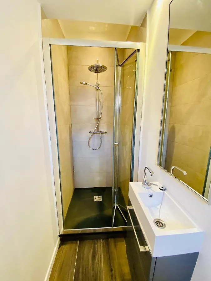 Cozy 2 Bedroom Apartment In The Centre Of Cannes Near The Croisette