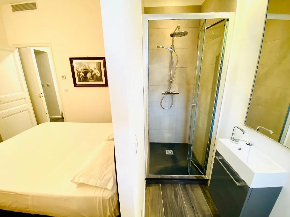 Cozy 2 Bedroom Apartment In The Centre Of Cannes Near The Croisette 0*,  Francie