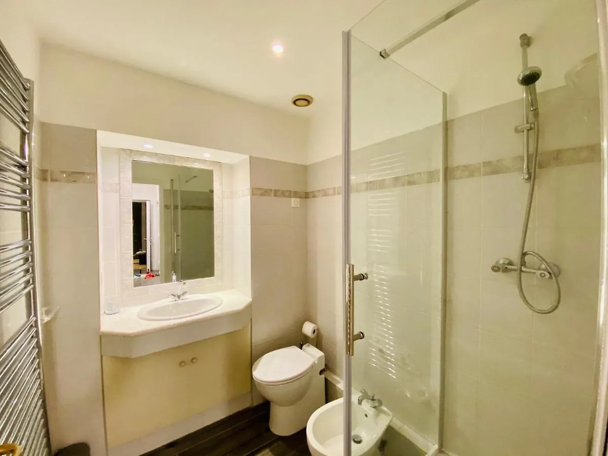 Cozy 2 Bedroom Apartment In The Centre Of Cannes Near The Croisette